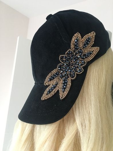 Velvet cap
