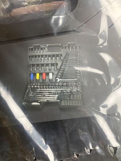 175 piece socket and spanner set