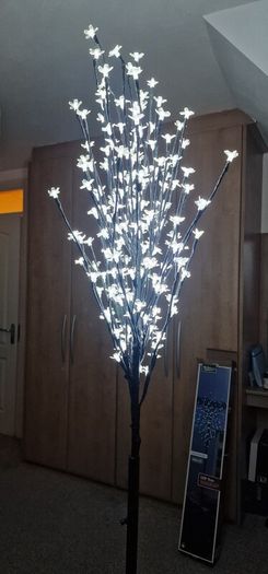 led tree