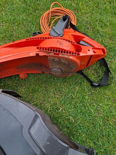 Leaf Blower