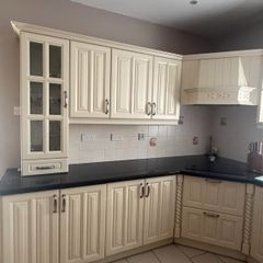 Kitchen with Granite Worktops