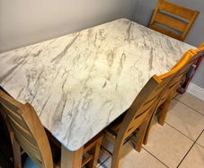 Dining Room Table & Chairs