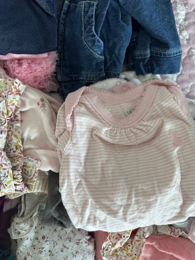 Baby girl wardrobe outfits 0-3 m snow onesies babygrows vests tops dresses hats blankie