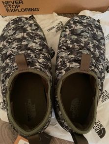North Face Thermoball slipper size 4