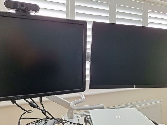HP Dual Monitor Mount
