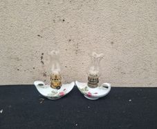 2 small rose oil lamps possible to post