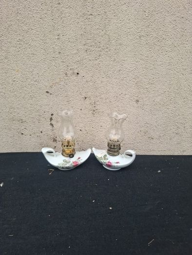 2 small rose oil lamps possible to post