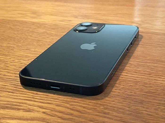 iPhone 12