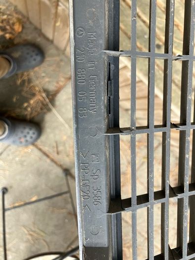mercedes grill