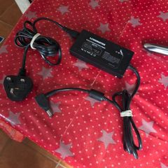 Universal laptop charger