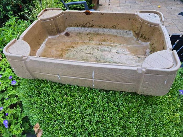 Sand or Water Pit