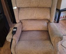 ON HOLD ! riser recliner electric armchair