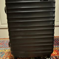 Luggage suitcase Amazon basic  Expandable