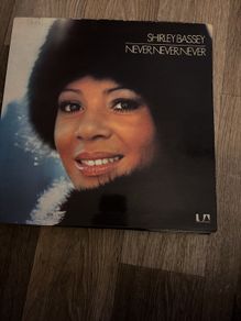 Shirley Bassey vinyl  LPs
