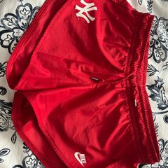 New Never worn Nike shorts Size S