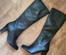 Black heeled boots