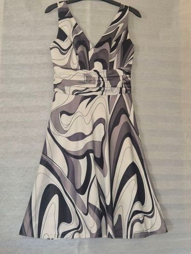Elegant Black & White Abstract Print Dress - Size 36 (EU)