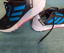 Adidas Terrex 320 Size UK10 1/2