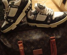 Louis Vuitton Trainers Serial No VL2109 ((Fully Authentic Shoes))
