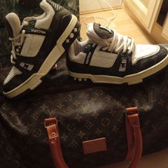 Louis Vuitton Trainers Serial No VL2109 ((Fully Authentic Shoes))