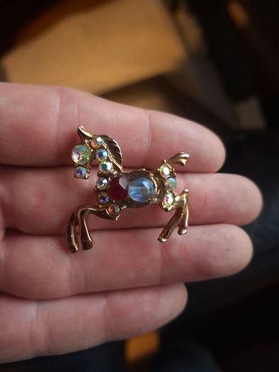 Nice Vintage 1950's/60's Horse Brooch
