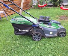 Cordless lawnmower