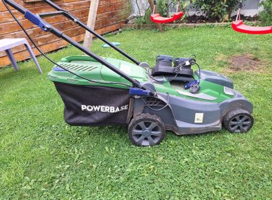 Cordless lawnmower