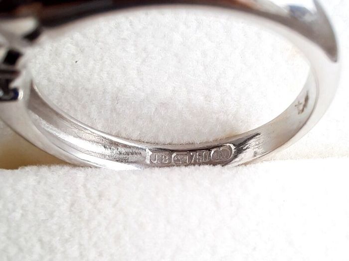 18ct white gold diamond ring 3 stones