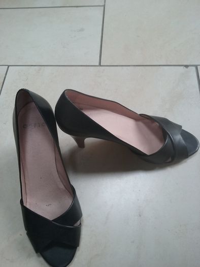 Office leather  black heels 5