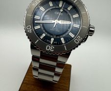 ORIS Aquis limited edition automatic