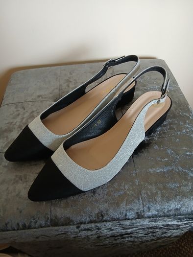 Women's shoes size 6