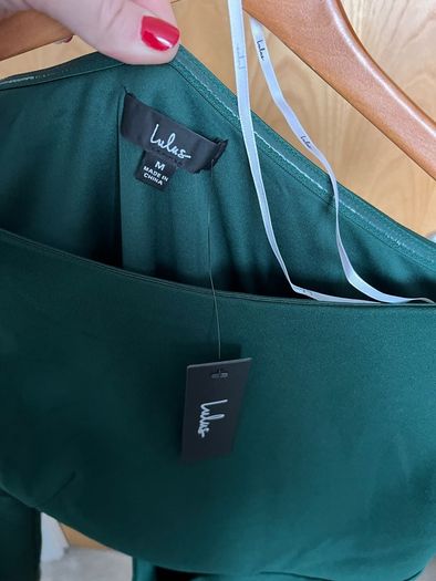women beautiful dress Lulus Brand New size M dark green