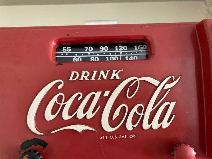 Coca Cola Cooler Valve Radio Year 1948
