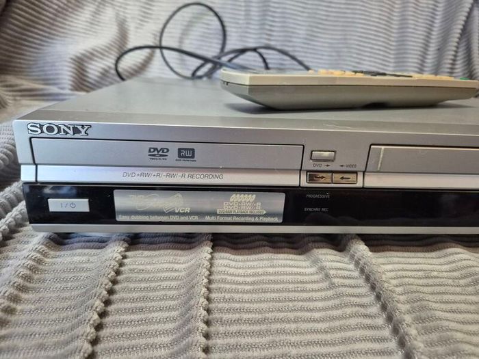 Sony RDR-VX420 GI DVD Recorder & VHS VCR Combo - Fully Featured with Original Remote