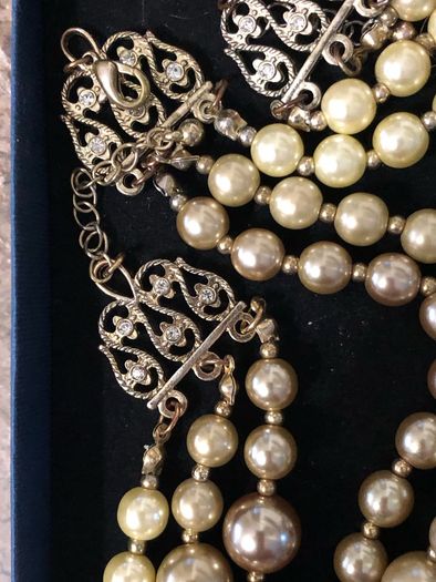 pearl necklace and bracelet set