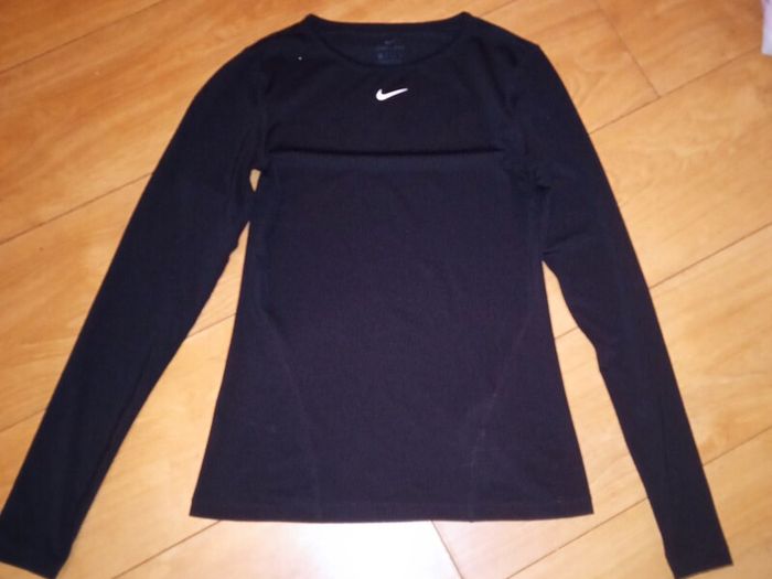 womens Nike crew neck sports top