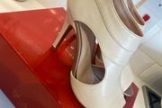 Kate Appleby ladies cream shoes size 6/39