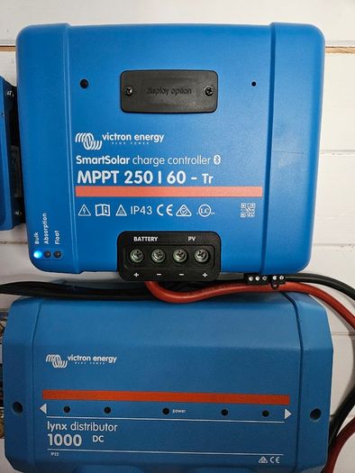 Victron MPPT solar charge controller 250 / 60