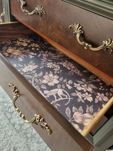 Chest of drawers