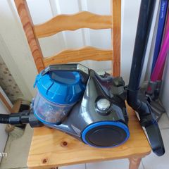 Morphy Richards Vacuum Cleaner in excellent condition