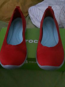 crocs size 5 red ballarina pump, new