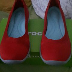 crocs size 5 red ballarina pump, new