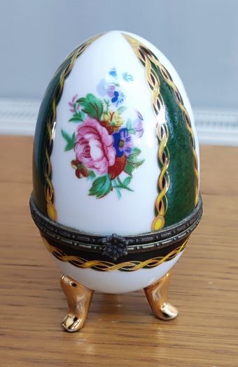 Vintage Porcelain Egg Hinged Trinket Box 3 Gold Legs Floral