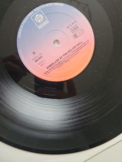 The Kinks LP - Live At Kelvin Hall