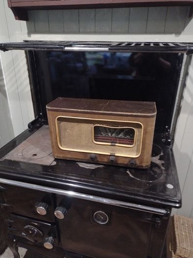 Vintage radio