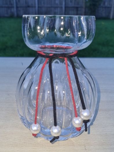 Parla (or Parle) vase designed by Maria Petterson for the Swedish glassworks SEA Glasbruk.