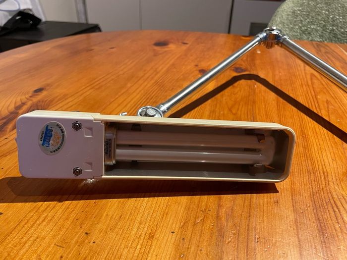 Table lamp