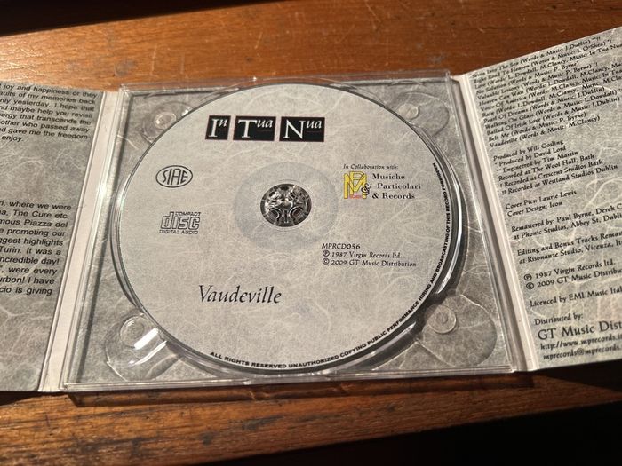 In Tua Nua - Vaudeville