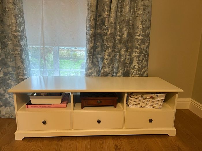 Dresser & TV Unit