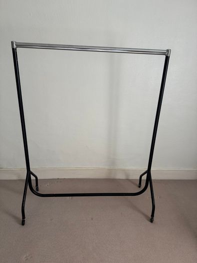 Clothes rail